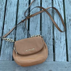 Michael Kors Mini Pocket Book, long strap but adjustable, many pockets - used